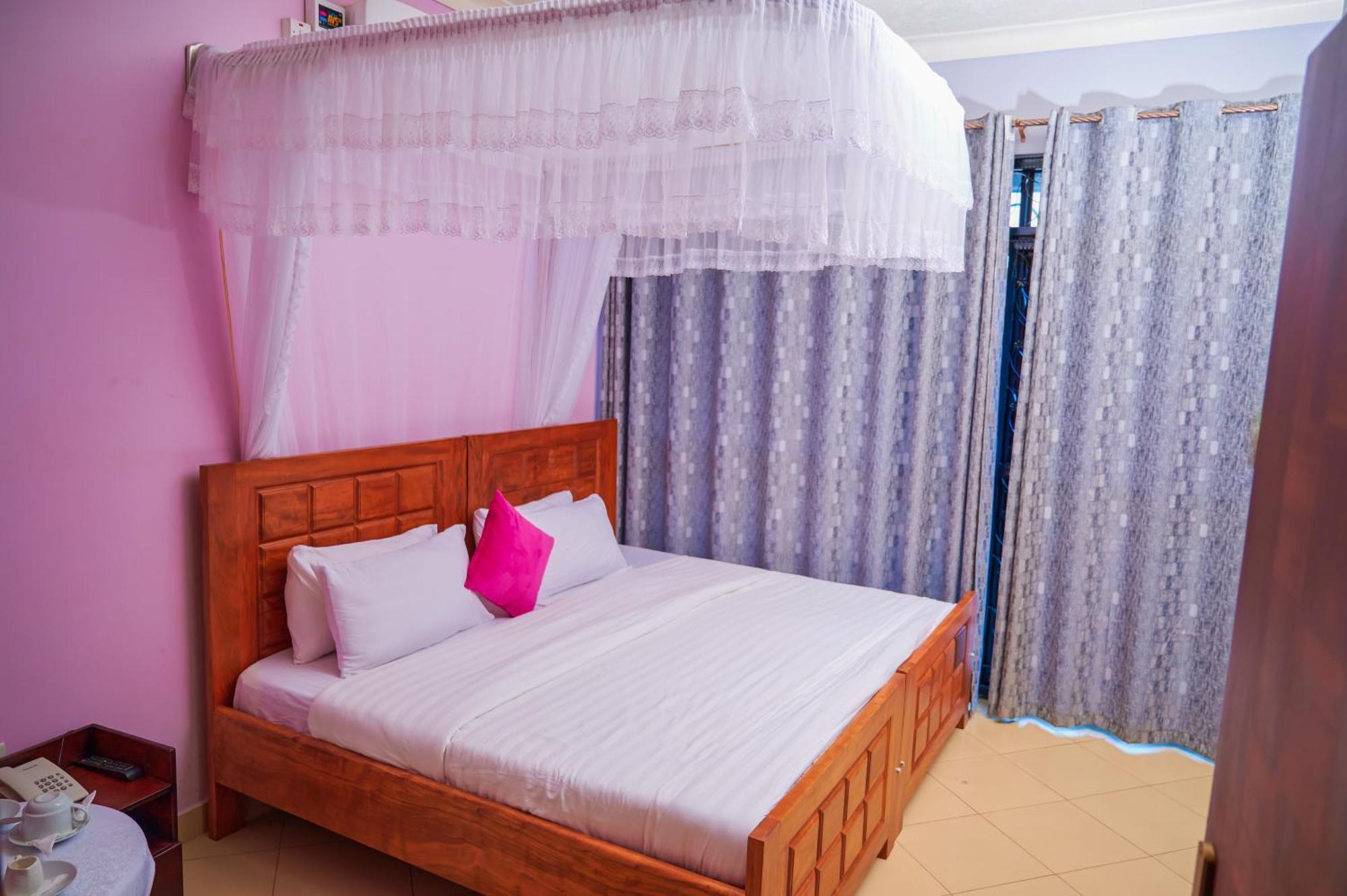 Twin Towers Hotel Kampala Luaran gambar