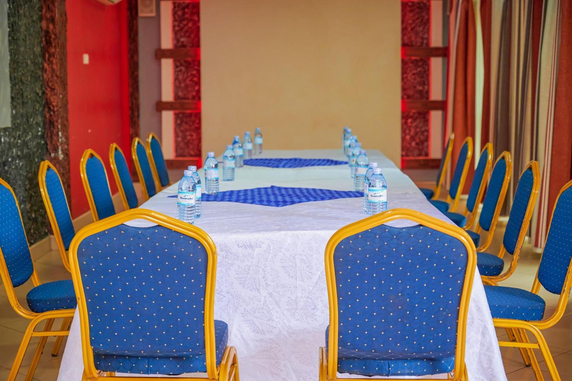 Twin Towers Hotel Kampala Luaran gambar